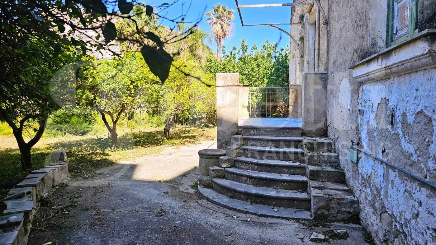 Foto 1 di 23 - Villa in vendita a Erice