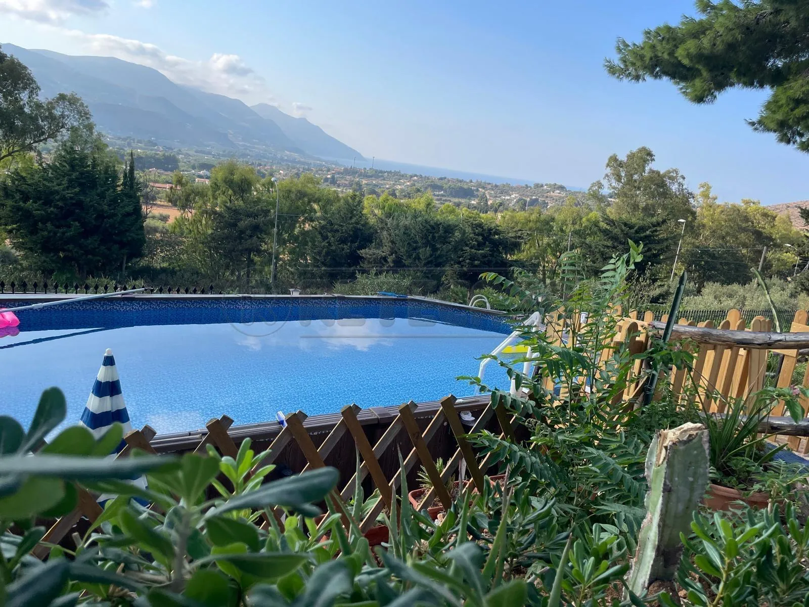 Foto 1 di 107 - Casa indipendente in vendita a Castellammare del Golfo