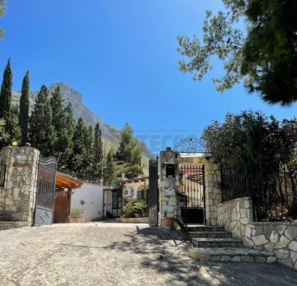 Foto 48 di 107 - Casa indipendente in vendita a Castellammare del Golfo