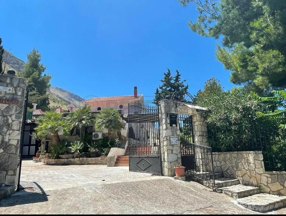 Foto 49 di 107 - Casa indipendente in vendita a Castellammare del Golfo