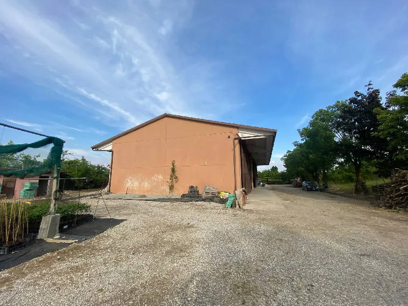 Foto 7 di 20 - Magazzino in vendita a Manerba del Garda