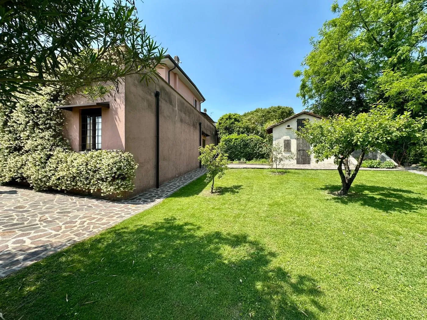 Foto 4 di 15 - Villa in vendita a Monzambano