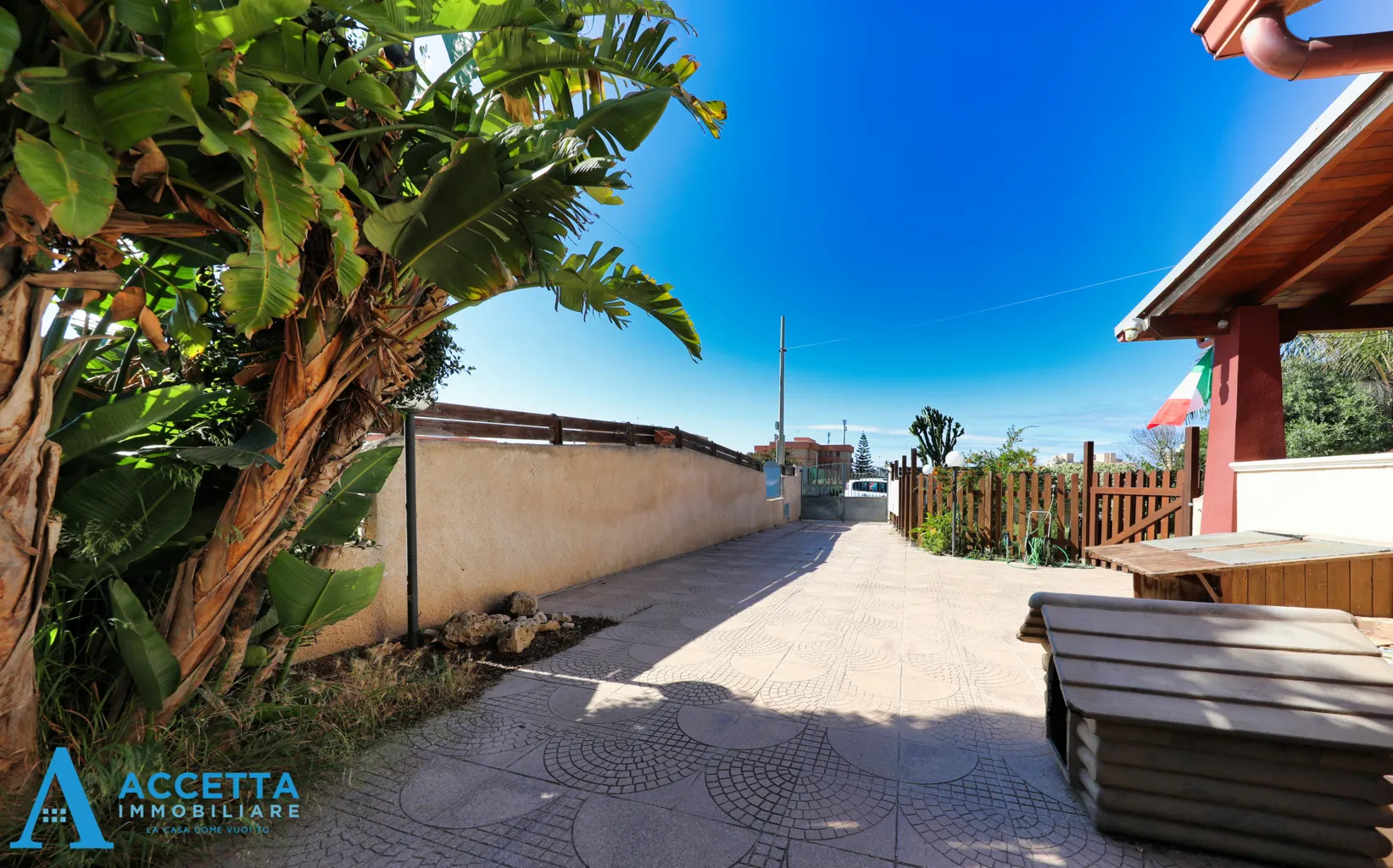 Foto 25 di 26 - Casa indipendente in vendita a Taranto