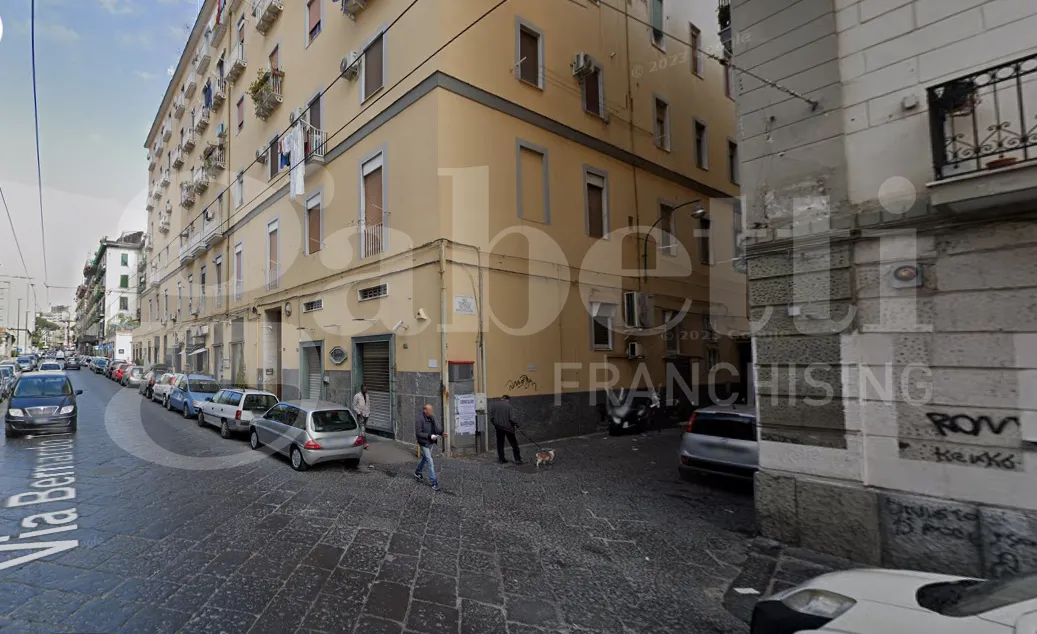 Foto 1 di 10 - Magazzino in affitto a Napoli