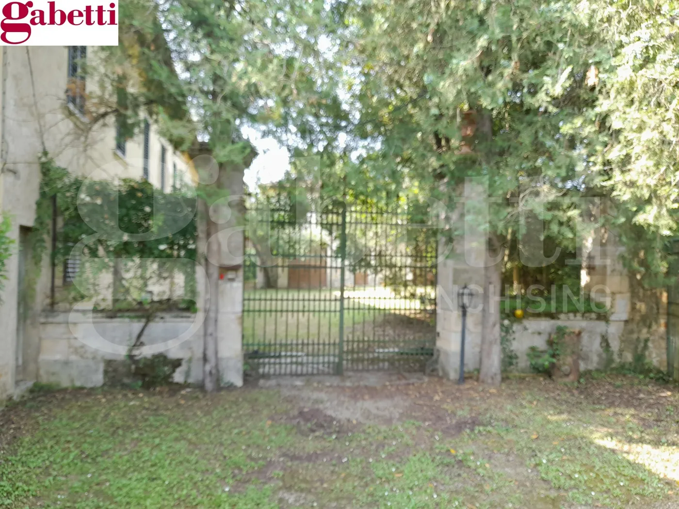Foto 1 di 39 - Casa indipendente in vendita a Poggibonsi