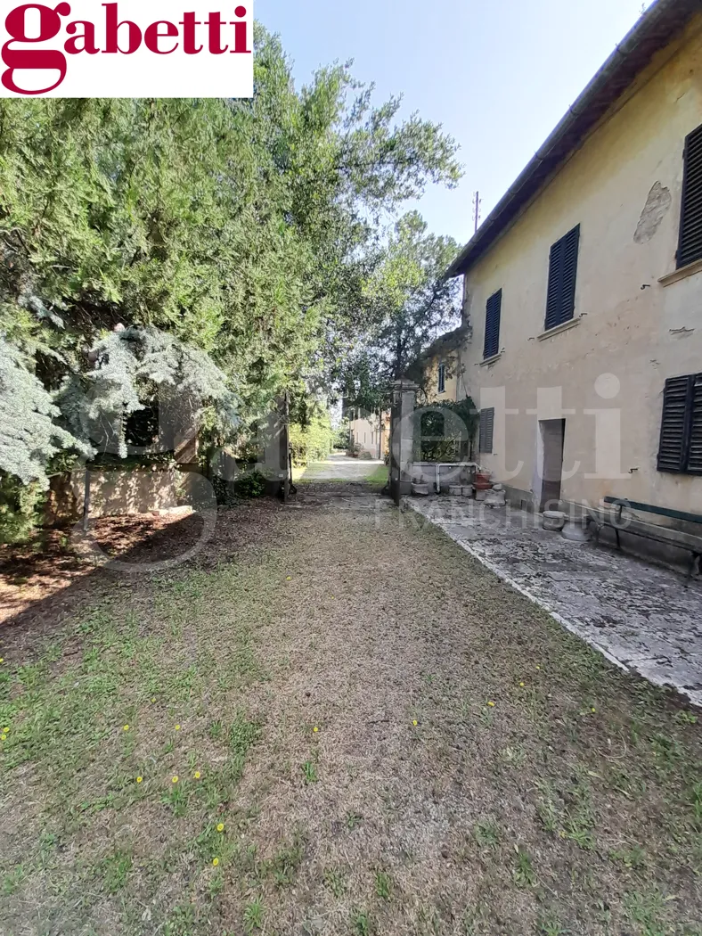 Foto 2 di 39 - Casa indipendente in vendita a Poggibonsi