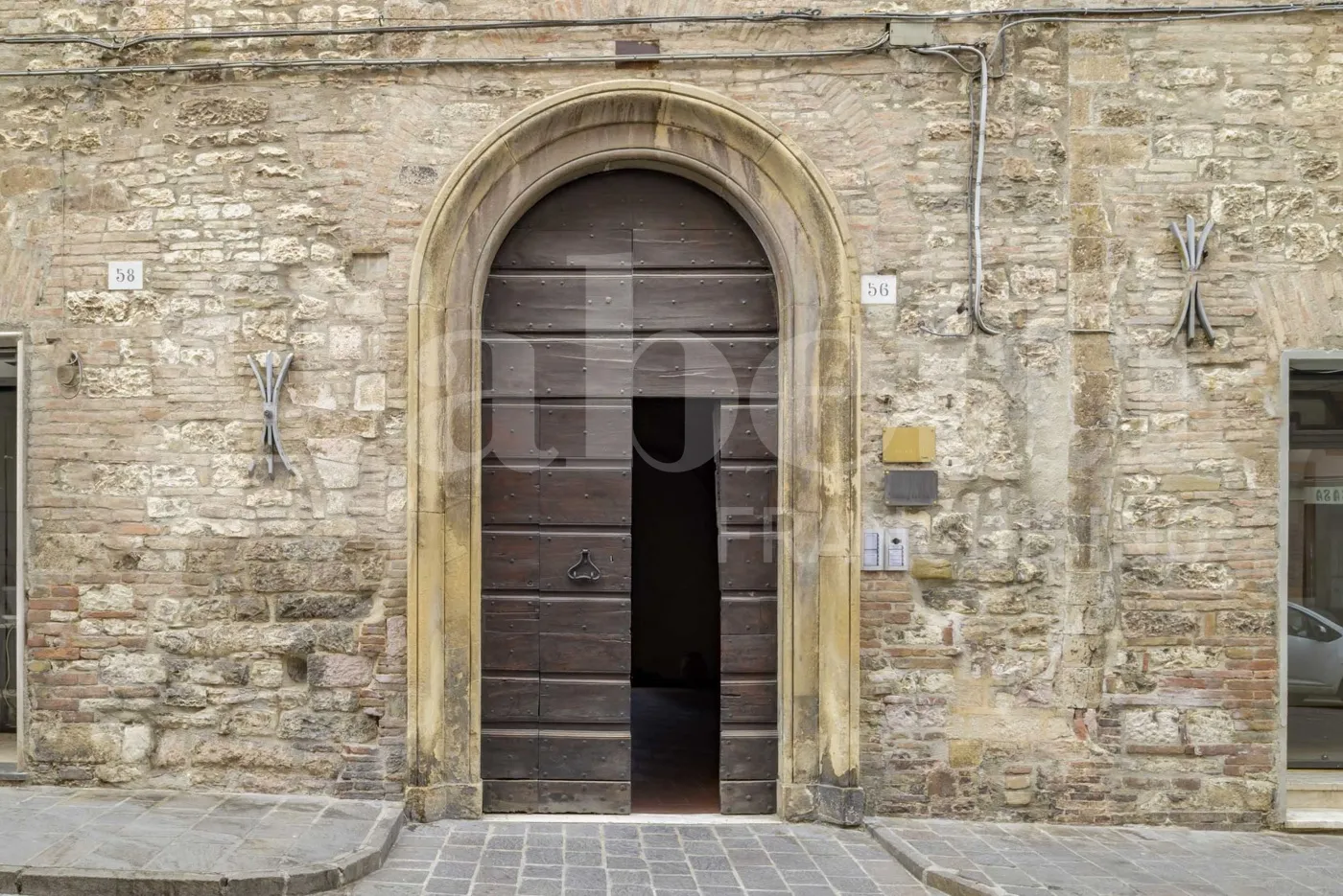 Foto 1 di 12 - Ufficio in vendita a Gubbio