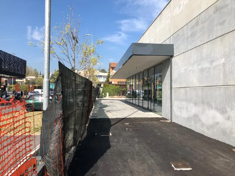 Foto 6 di 20 - Negozio in vendita a Desenzano del Garda
