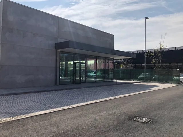 Foto 14 di 20 - Negozio in vendita a Desenzano del Garda