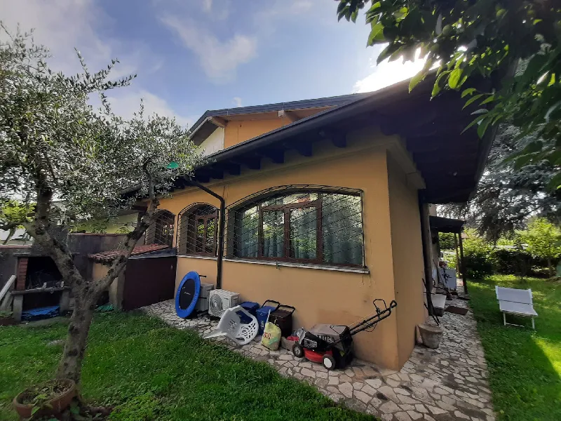 Foto 3 di 20 - Villa a schiera in vendita a San Felice del Benaco