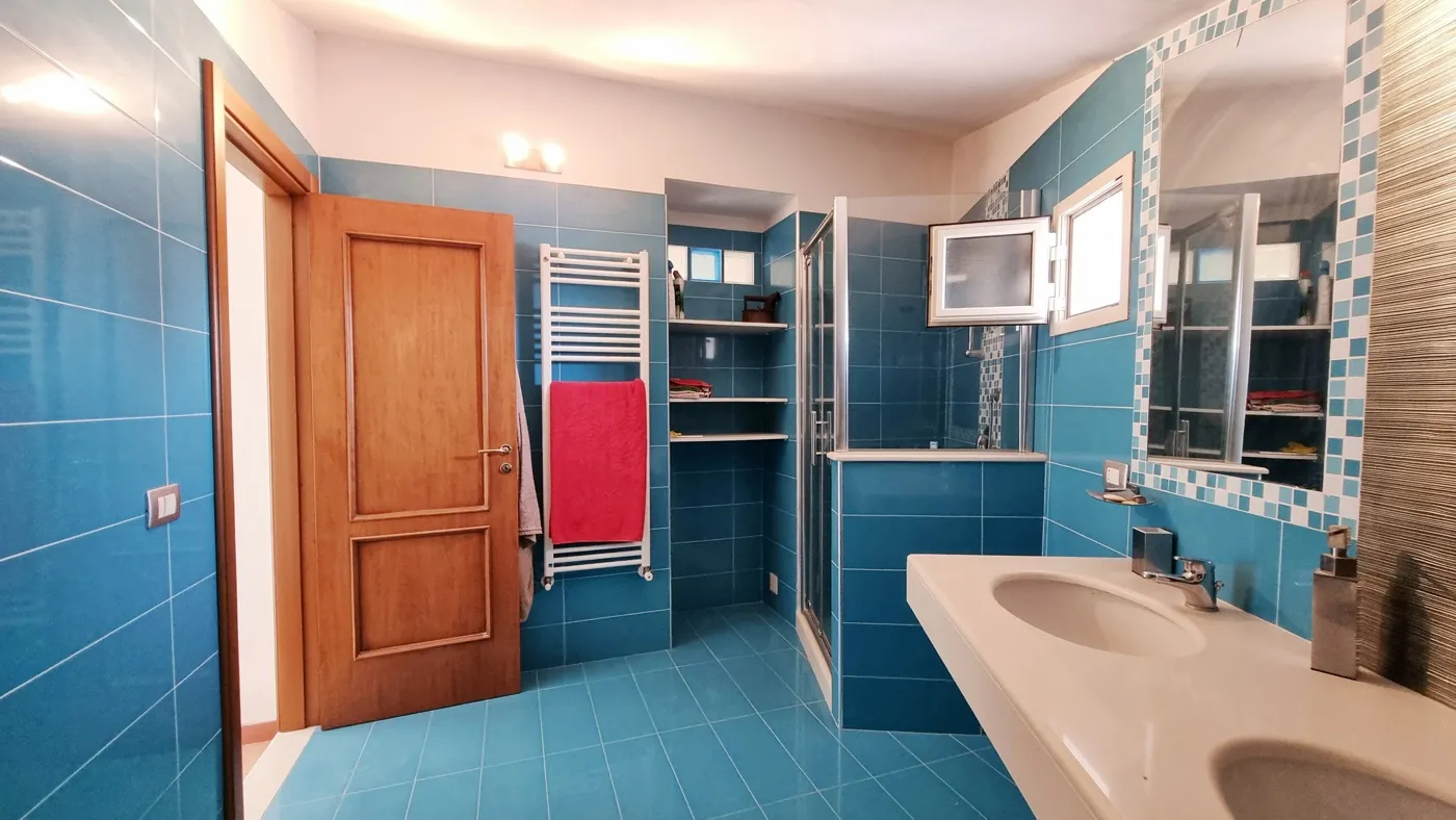 Foto 43 di 50 - Casa indipendente in vendita a Caserta