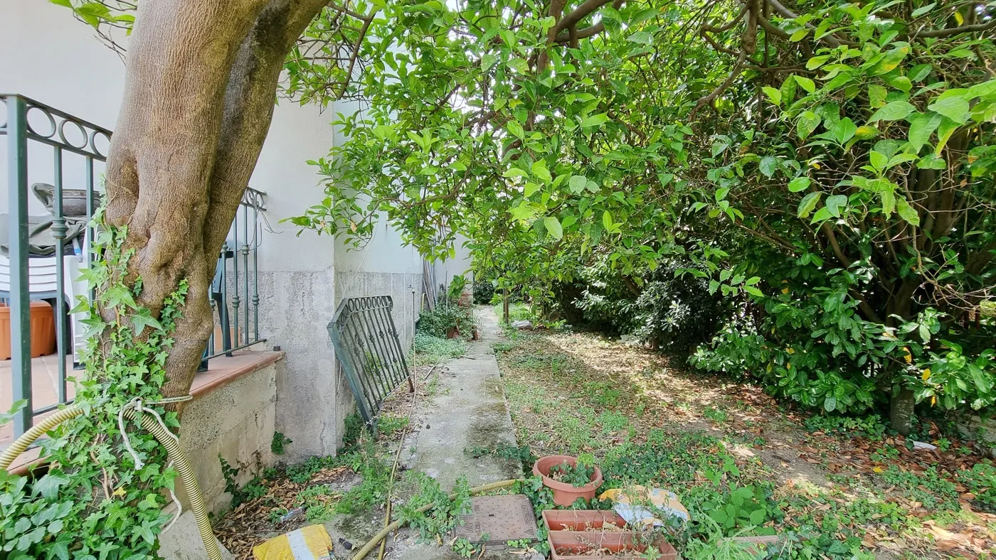 Foto 3 di 50 - Villa in vendita a Caserta