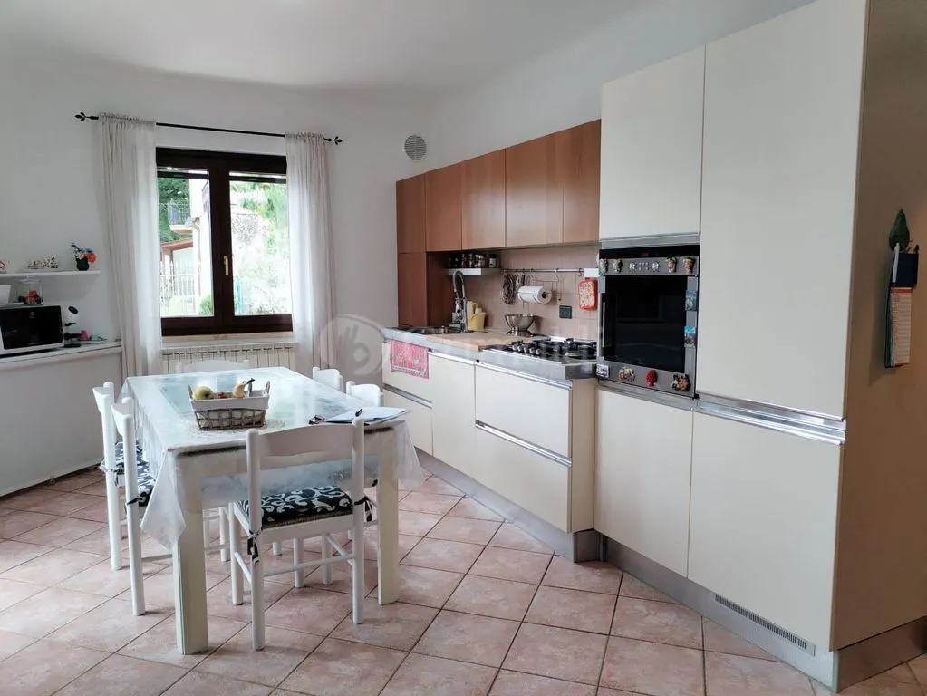Appartamento in vendita a Apiro
