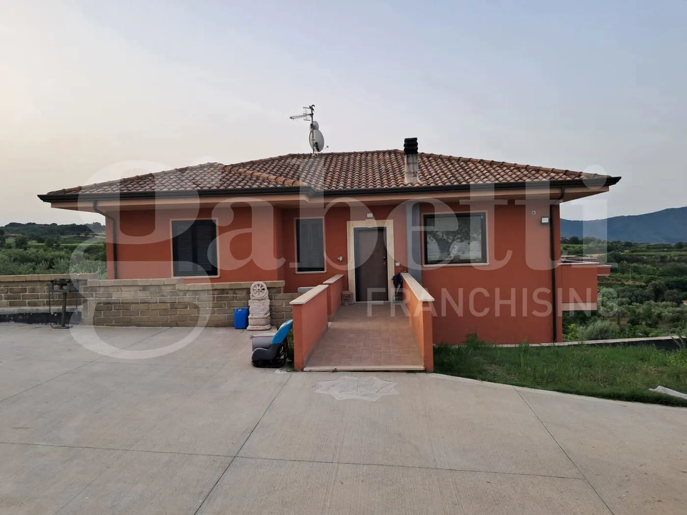 Foto 2 di 34 - Villa in vendita a Sessa Aurunca
