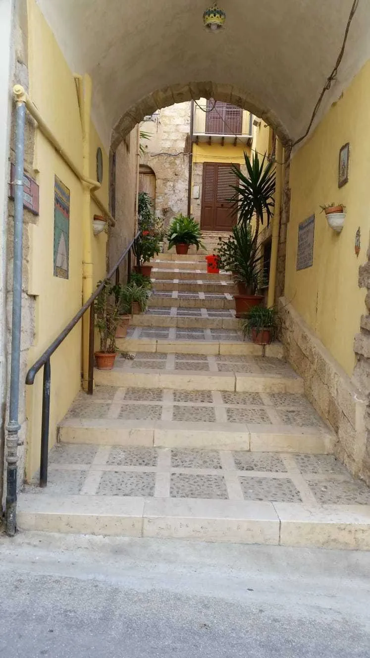 Foto 2 di 45 - Casa indipendente in vendita a Calatafimi