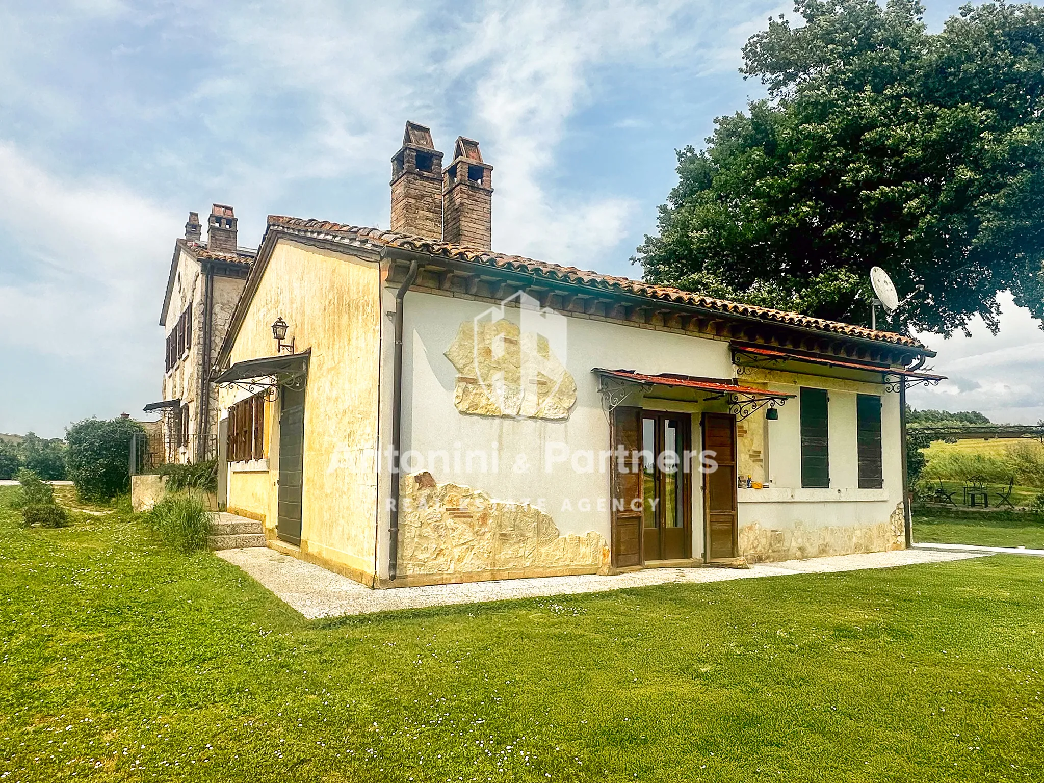 Foto 32 di 38 - Casa indipendente in vendita a Todi