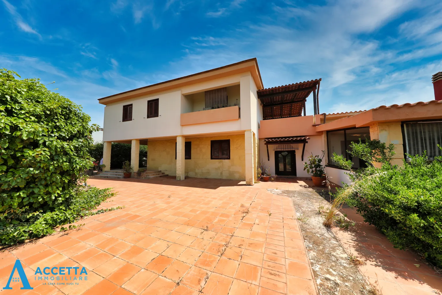 Foto 1 di 31 - Casa indipendente in vendita a Taranto