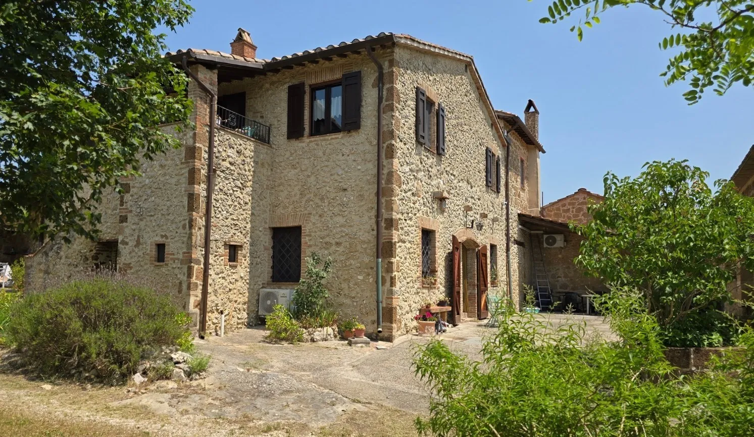 Foto 3 di 54 - Casa indipendente in vendita a Narni