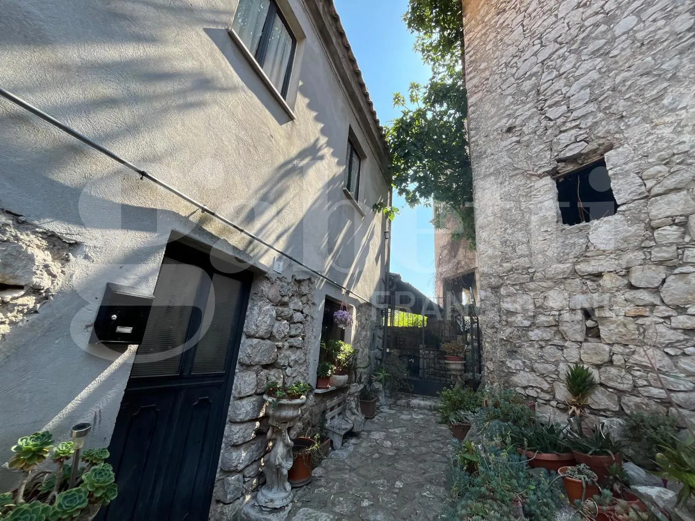 Foto 2 di 22 - Casa indipendente in vendita a Baia e Latina