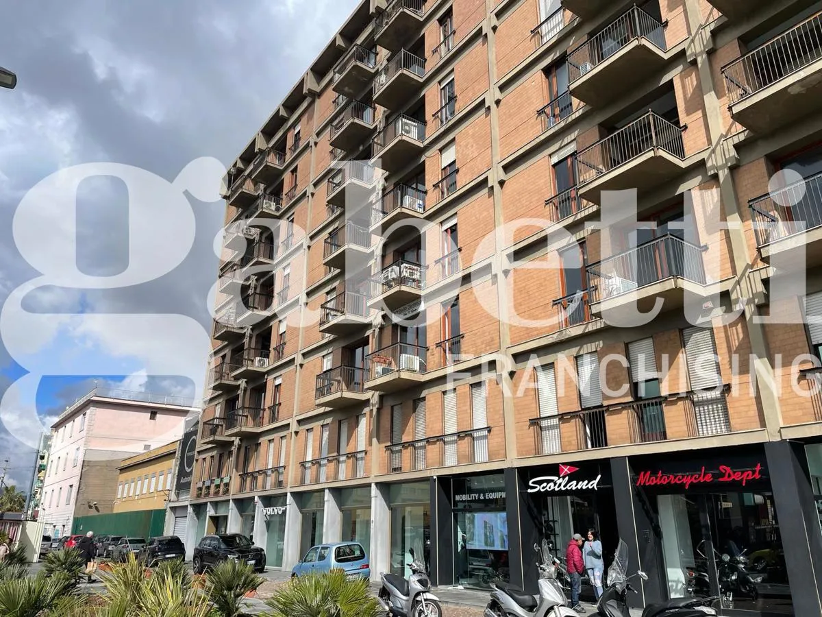 Foto 1 di 2 - Ufficio in affitto a Napoli