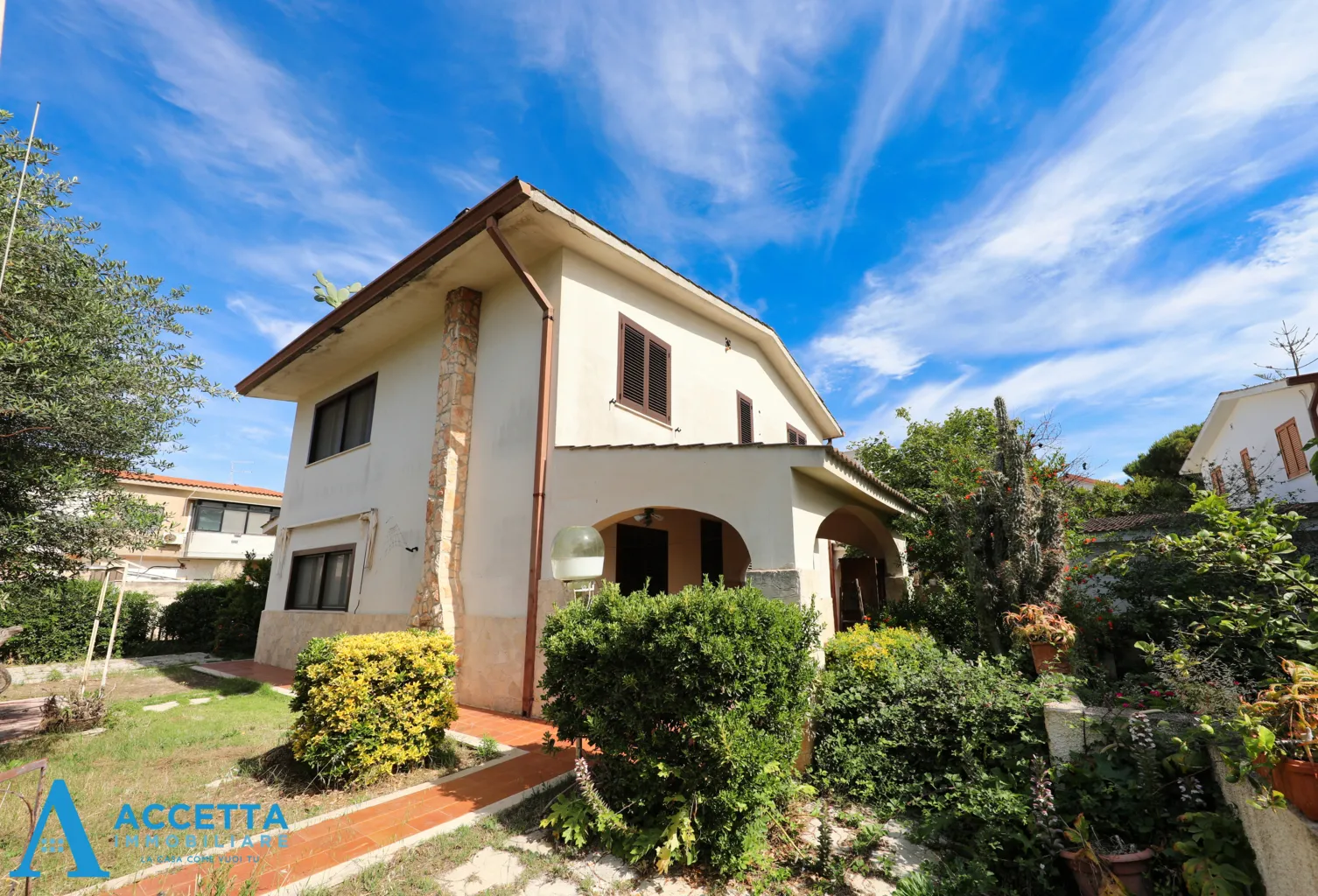 Foto 2 di 23 - Casa indipendente in vendita a Taranto
