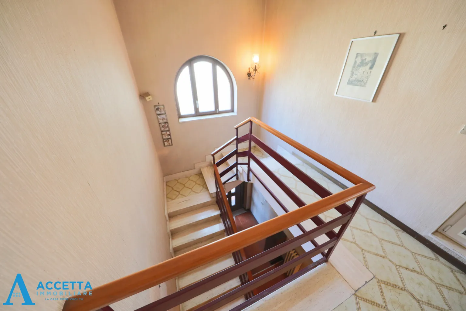 Foto 10 di 23 - Casa indipendente in vendita a Taranto
