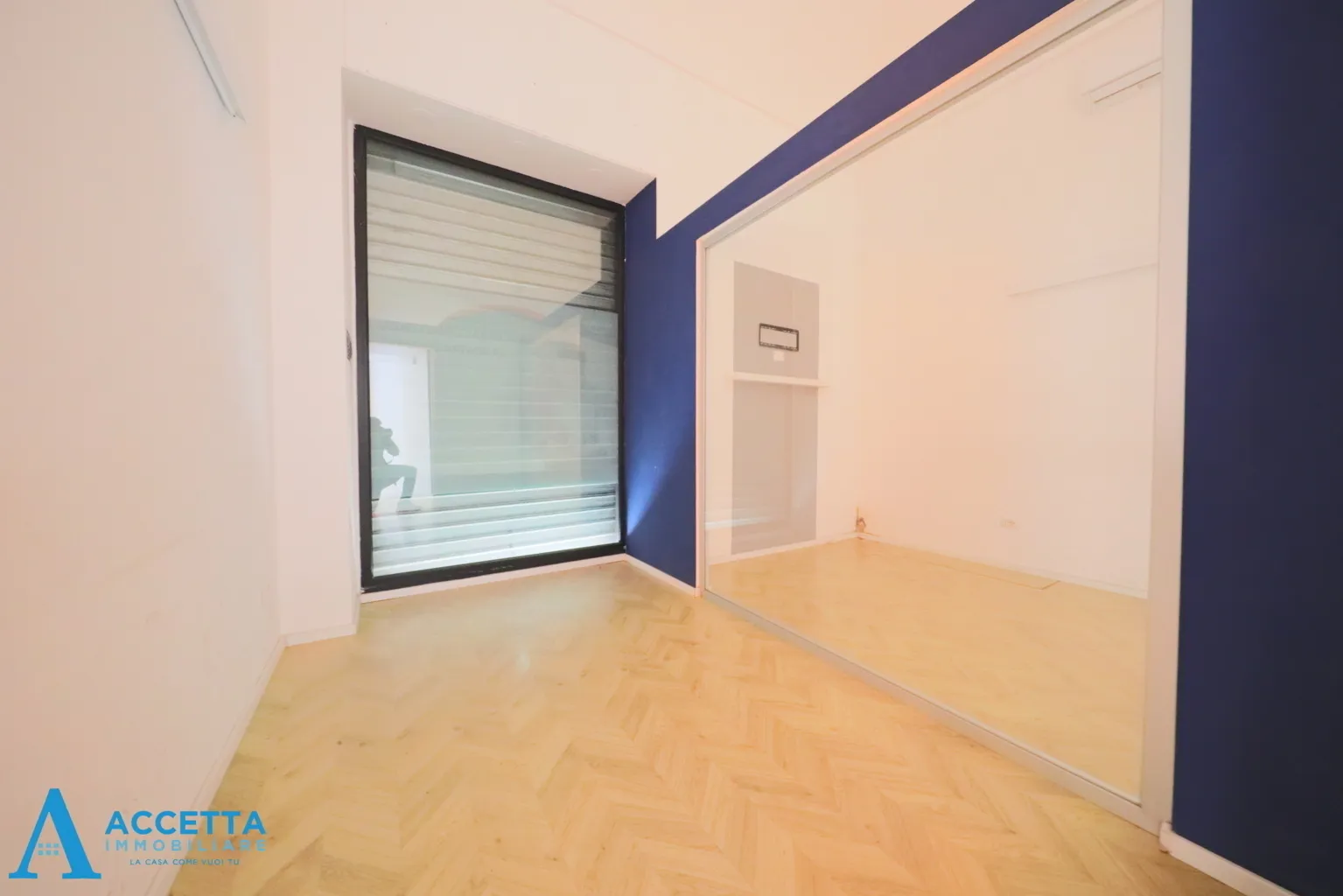 Foto 4 di 21 - Attività commerciale in affitto a Taranto