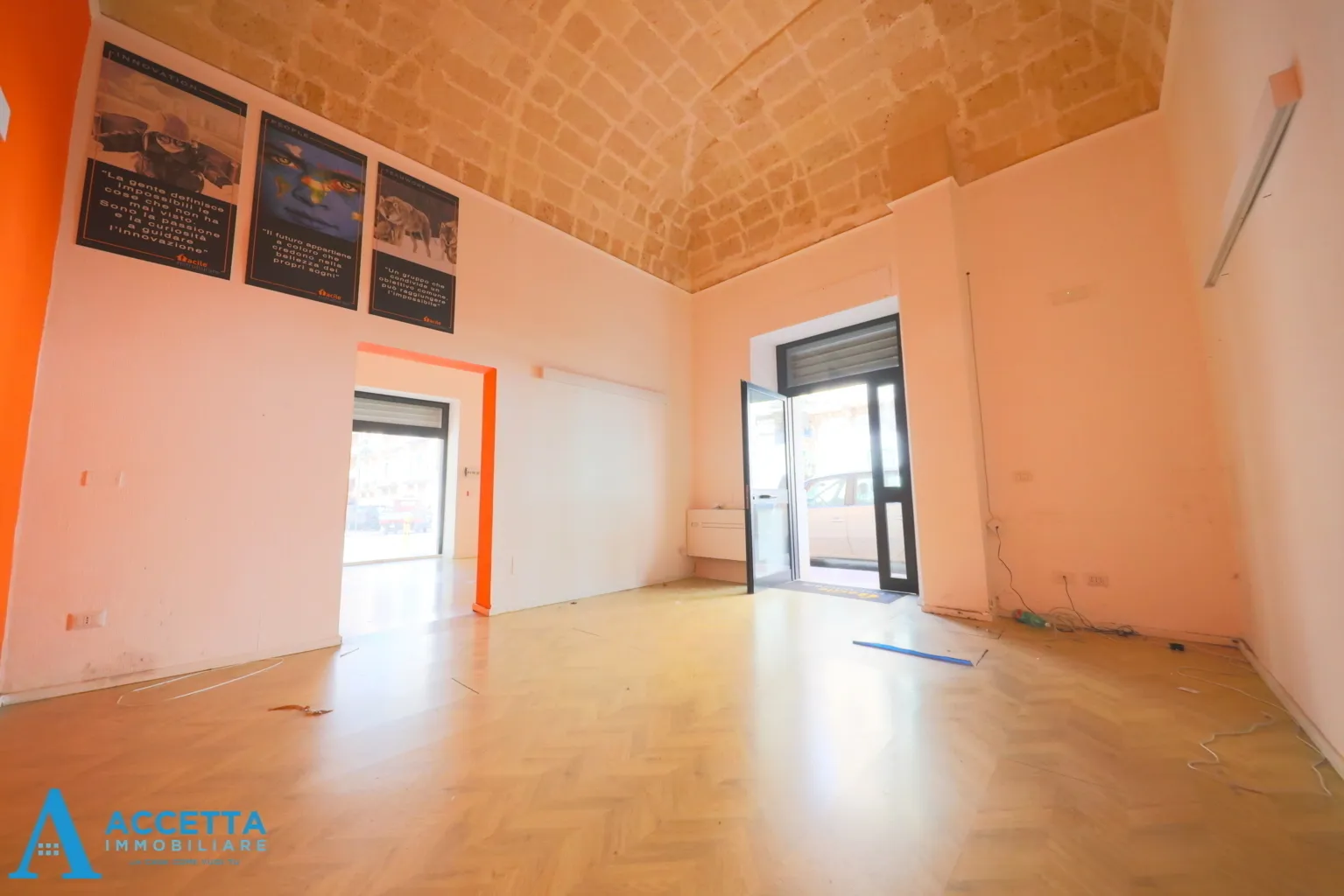 Foto 17 di 21 - Attività commerciale in affitto a Taranto