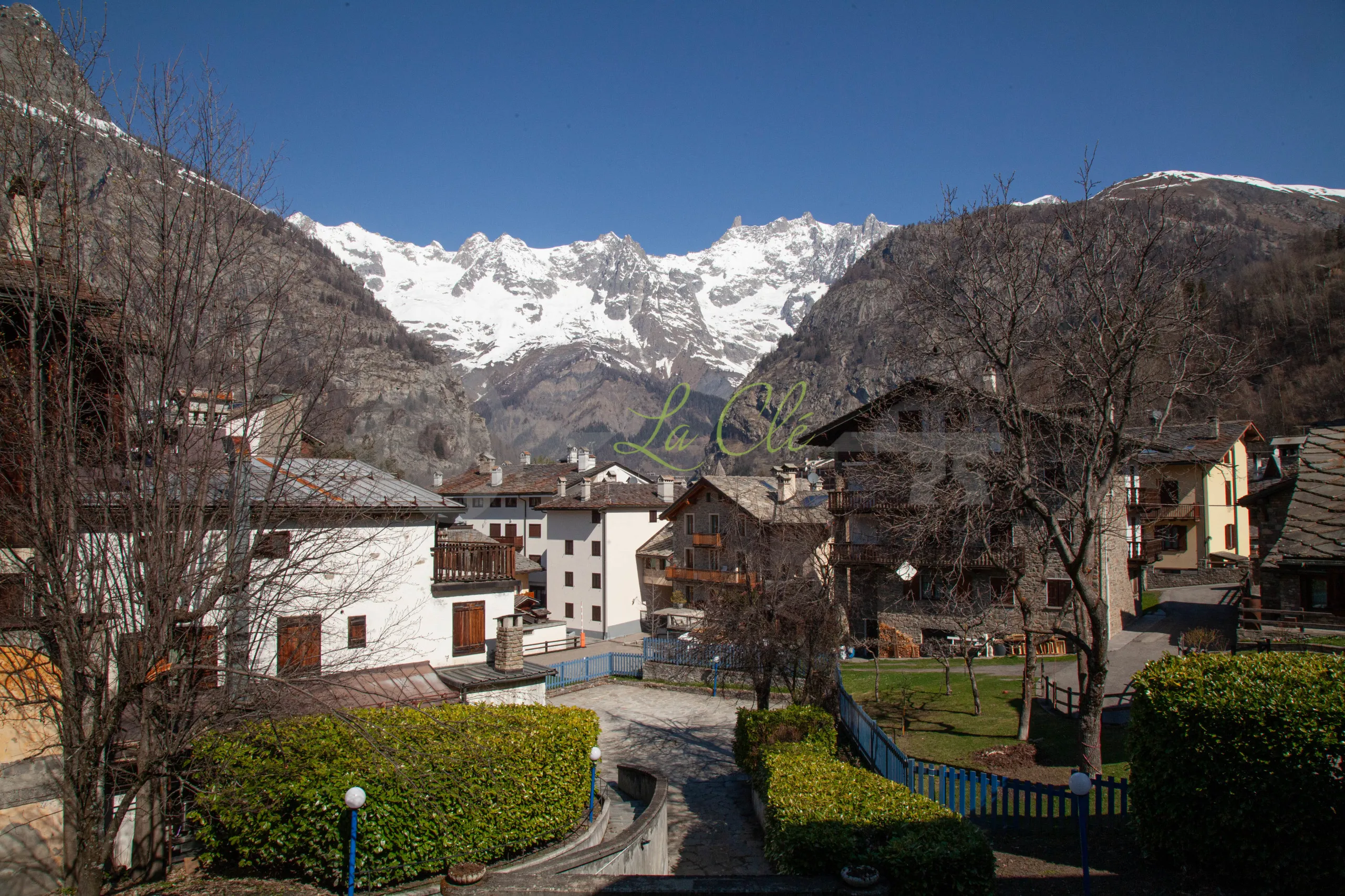 Foto 33 di 40 - Appartamento in affitto a Courmayeur