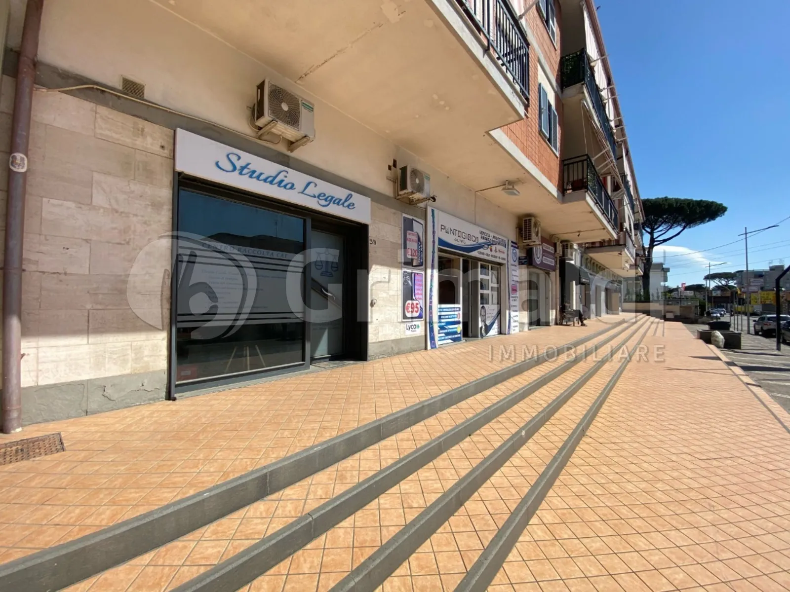 Foto 1 di 4 - Attività commerciale in affitto a Giugliano in Campania