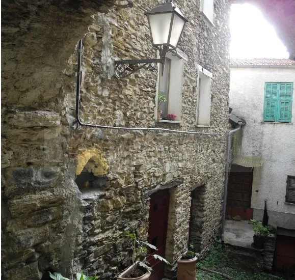 Foto 1 di 7 - Appartamento in vendita a Cosio d'Arroscia