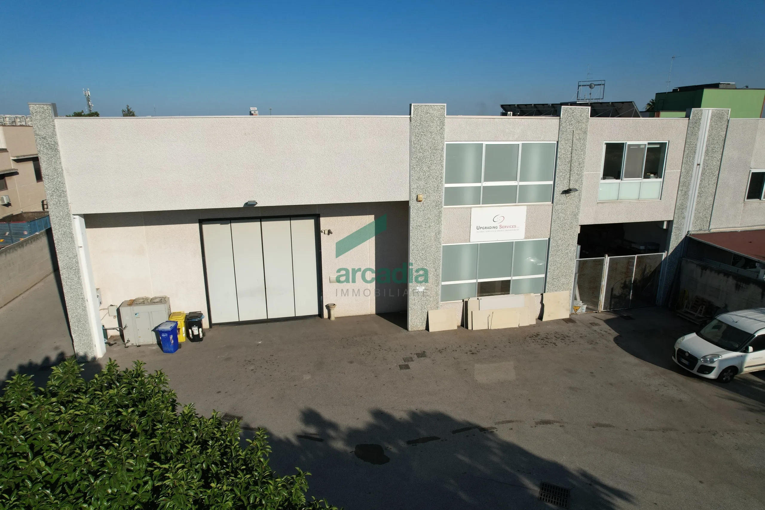 Foto 1 di 15 - Attività commerciale in affitto a Bari