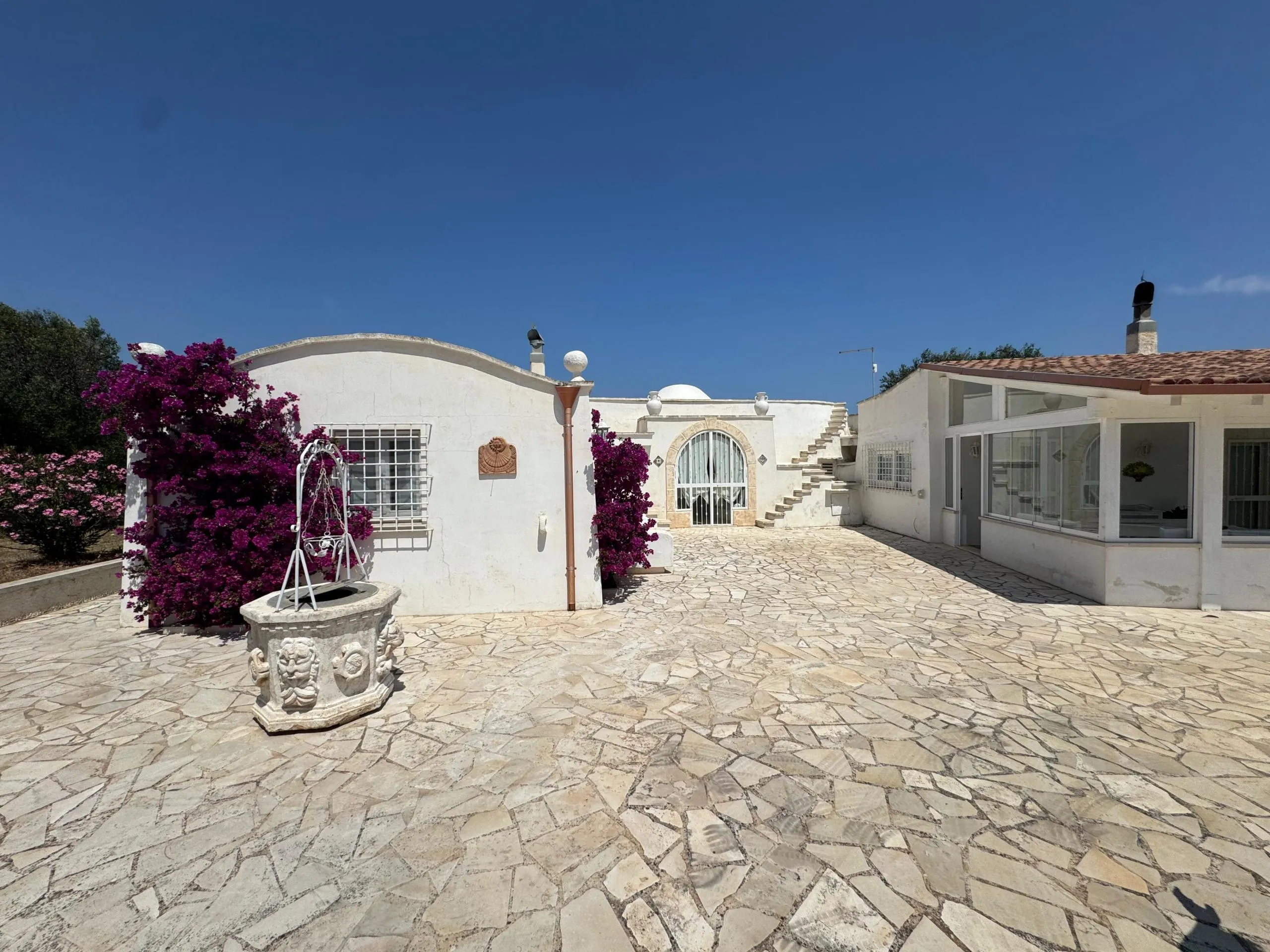 Foto 1 di 54 - Casa indipendente in vendita a Ostuni