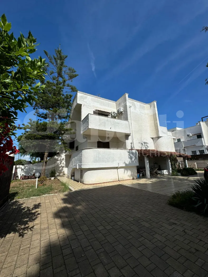 Foto 2 di 50 - Villa in vendita a Bari