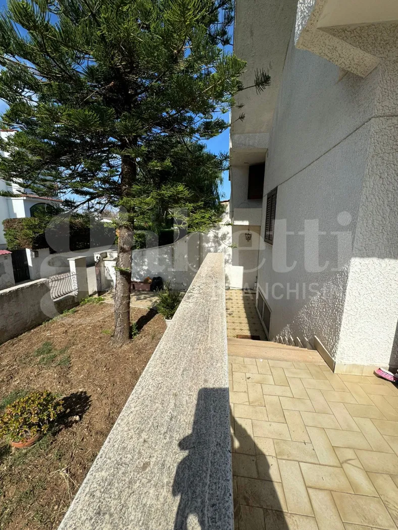 Foto 40 di 50 - Villa in vendita a Bari