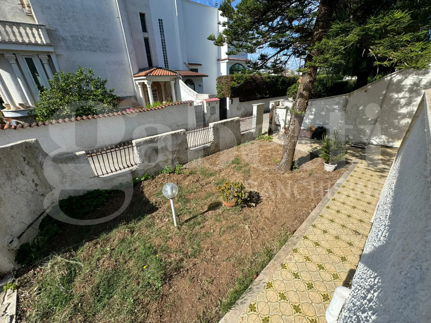 Foto 41 di 50 - Villa in vendita a Bari