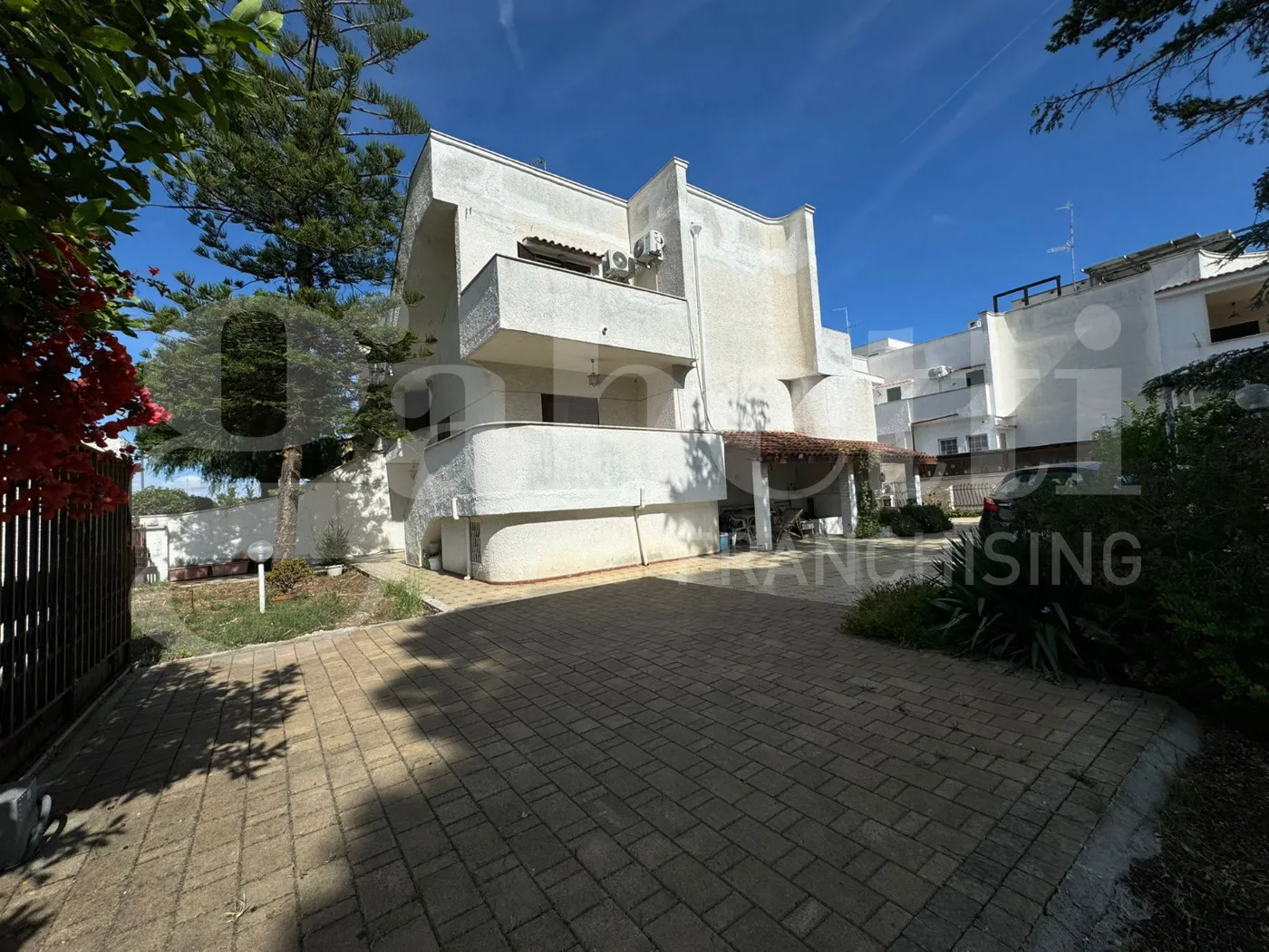 Foto 50 di 50 - Villa in vendita a Bari