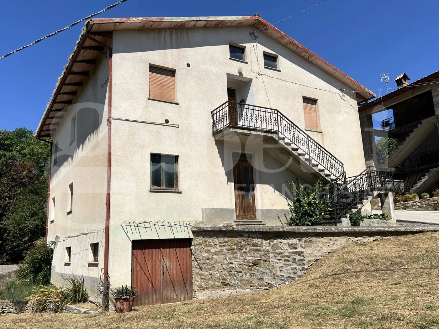 Foto 2 di 21 - Casa indipendente in vendita a Gubbio