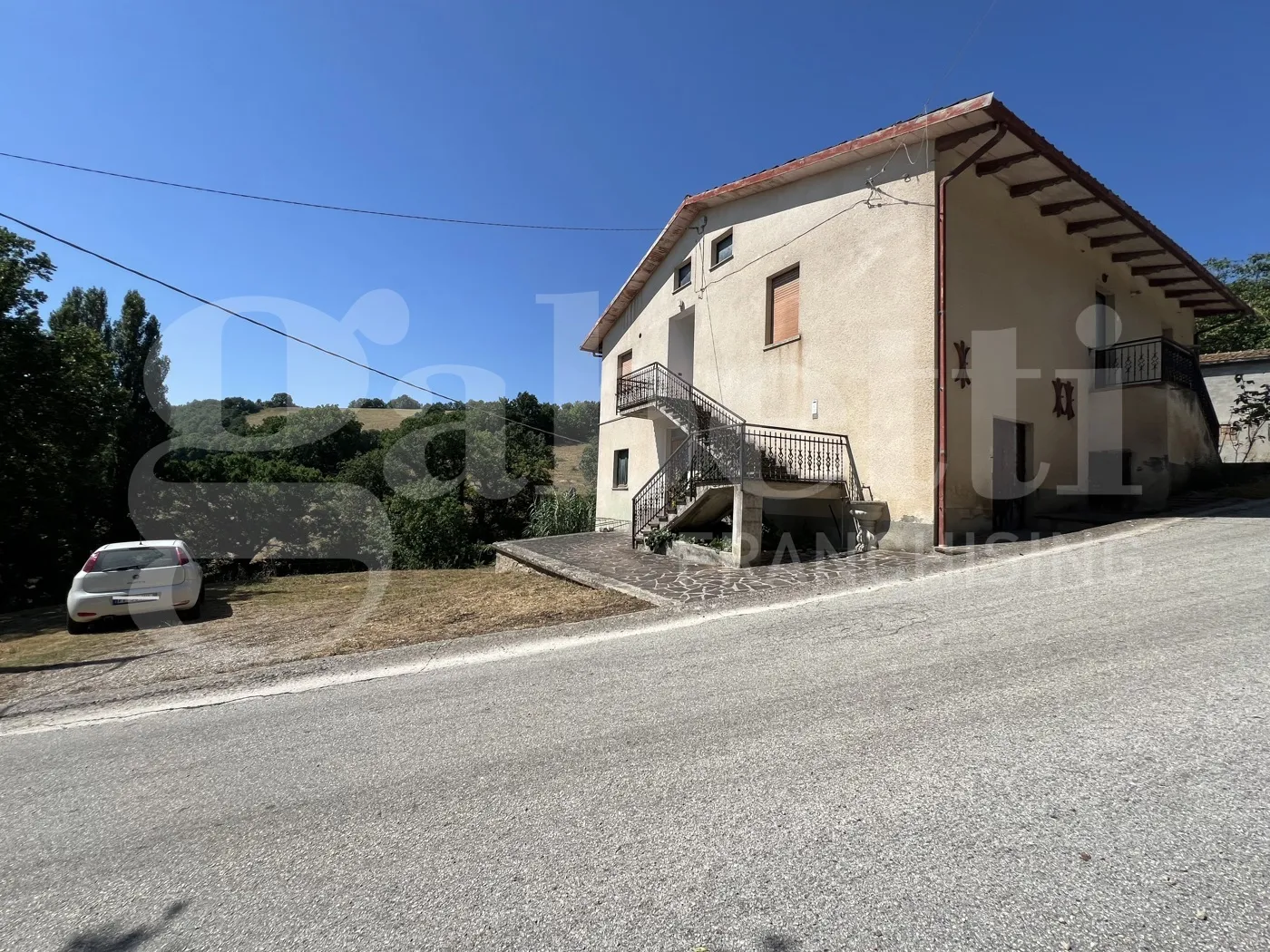 Foto 3 di 21 - Casa indipendente in vendita a Gubbio