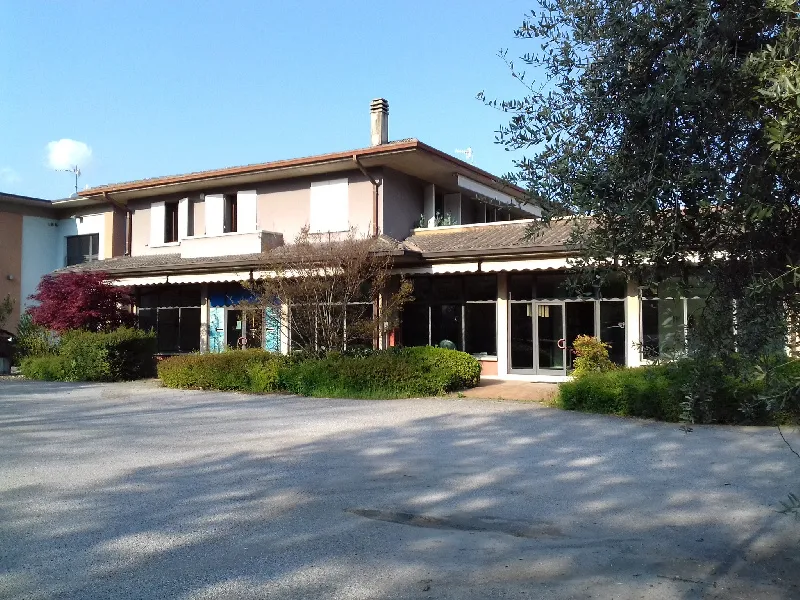 Foto 5 di 20 - Negozio in affitto a Sal
