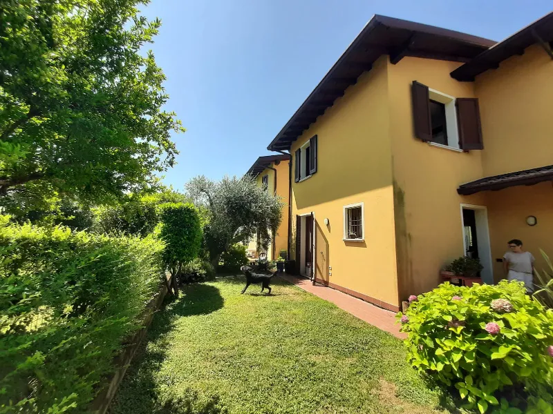 Foto 3 di 20 - Villa a schiera in vendita a San Felice del Benaco