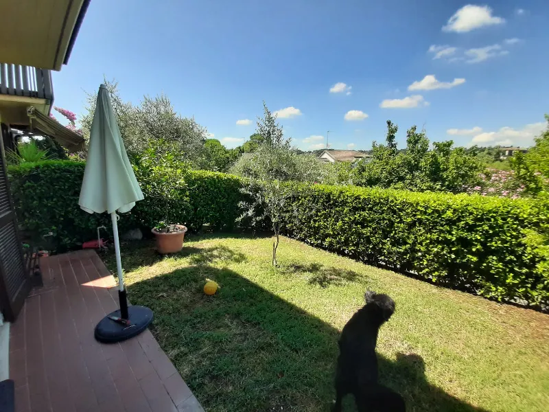Foto 7 di 20 - Villa a schiera in vendita a San Felice del Benaco