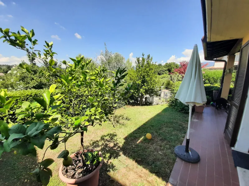 Foto 8 di 20 - Villa a schiera in vendita a San Felice del Benaco