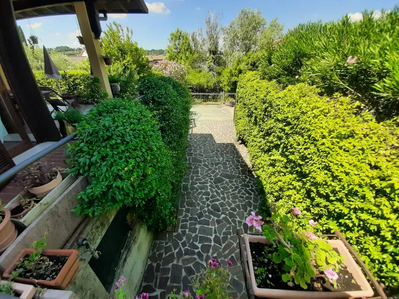 Foto 9 di 20 - Villa a schiera in vendita a San Felice del Benaco