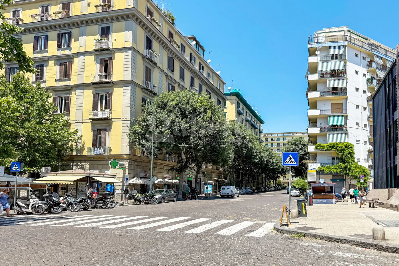 Foto 2 di 51 - Appartamento in vendita a Napoli