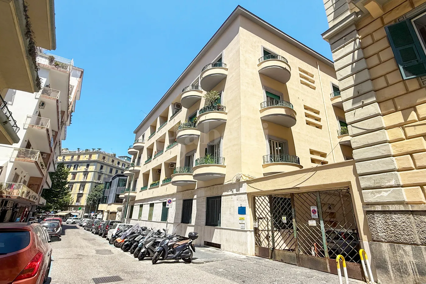Foto 46 di 51 - Appartamento in vendita a Napoli