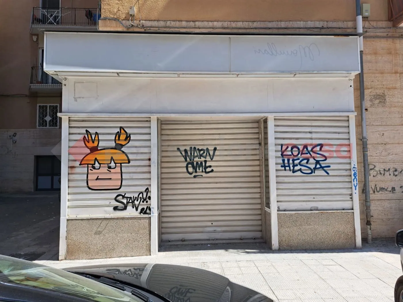 Foto 1 di 8 - Negozio in affitto a Bari