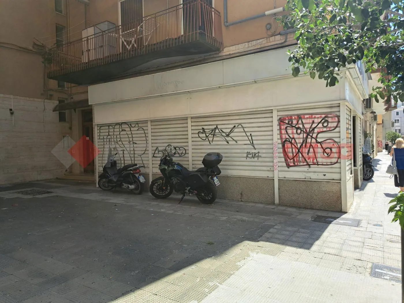 Foto 2 di 8 - Negozio in affitto a Bari