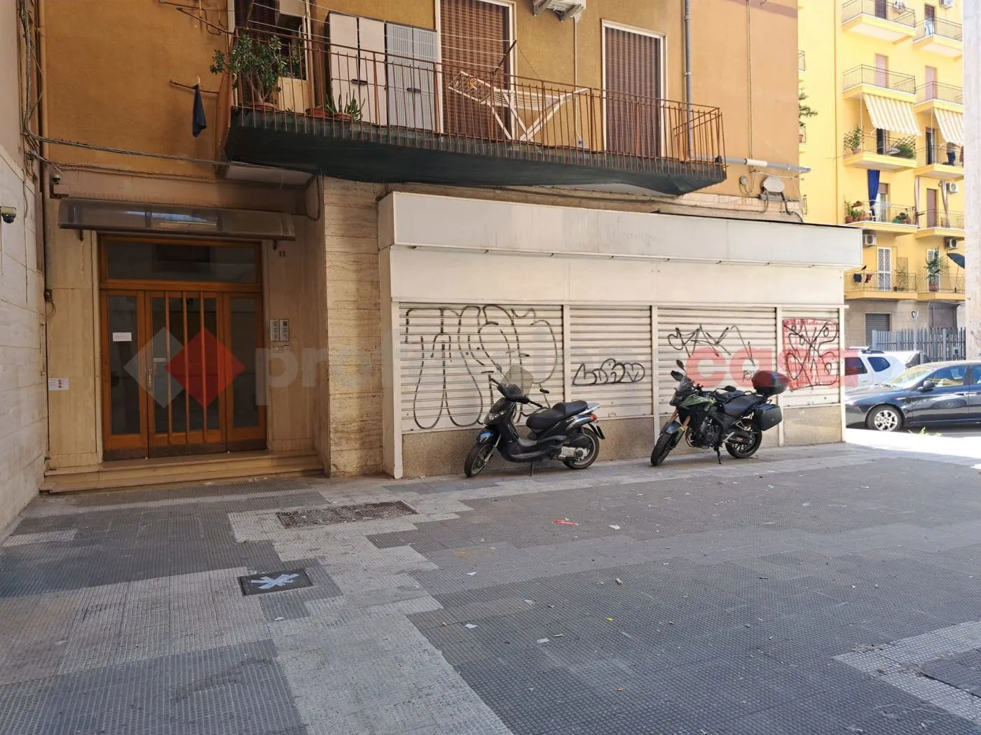 Foto 4 di 8 - Negozio in affitto a Bari