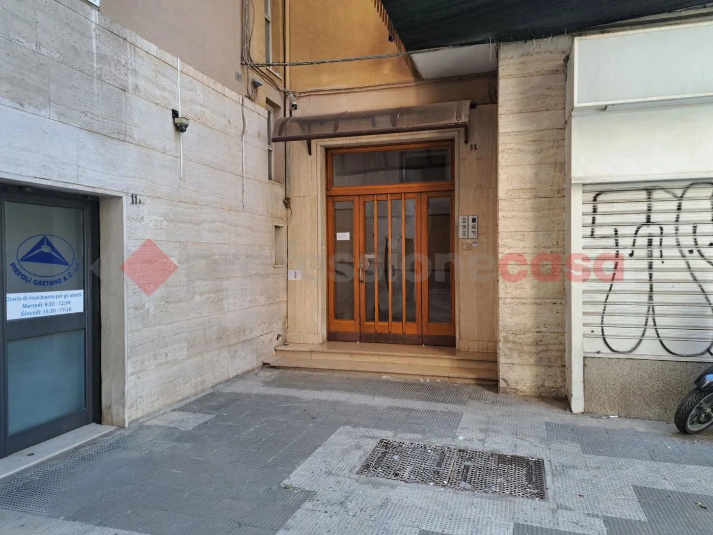 Foto 5 di 8 - Negozio in affitto a Bari